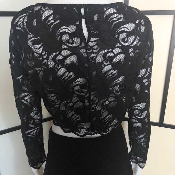 2/$20 π H&M β’ Lace Crop Top β’ sz L - Picture 2 of 5